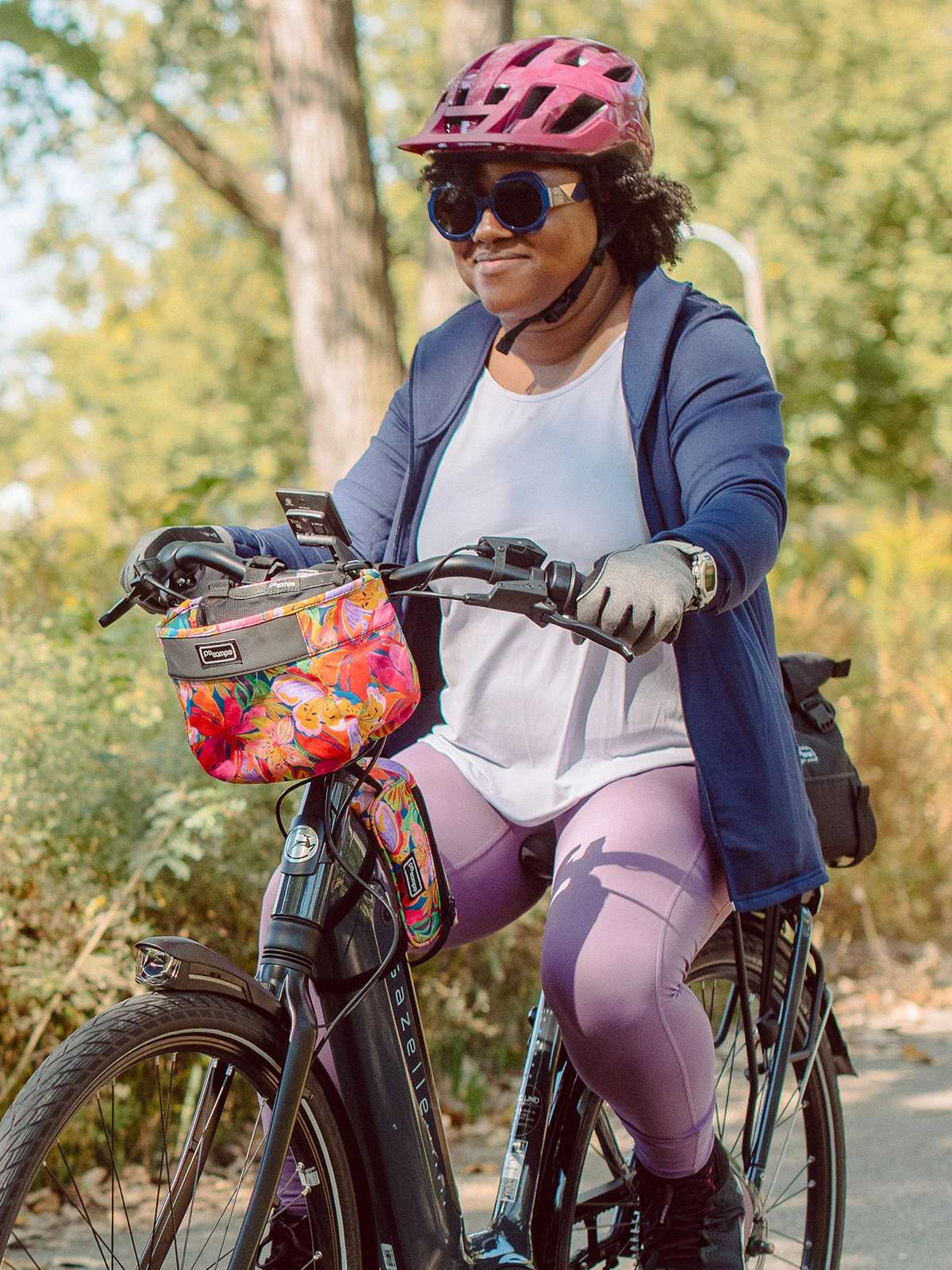 Crescent Bike Handlebar Bag - Image 16