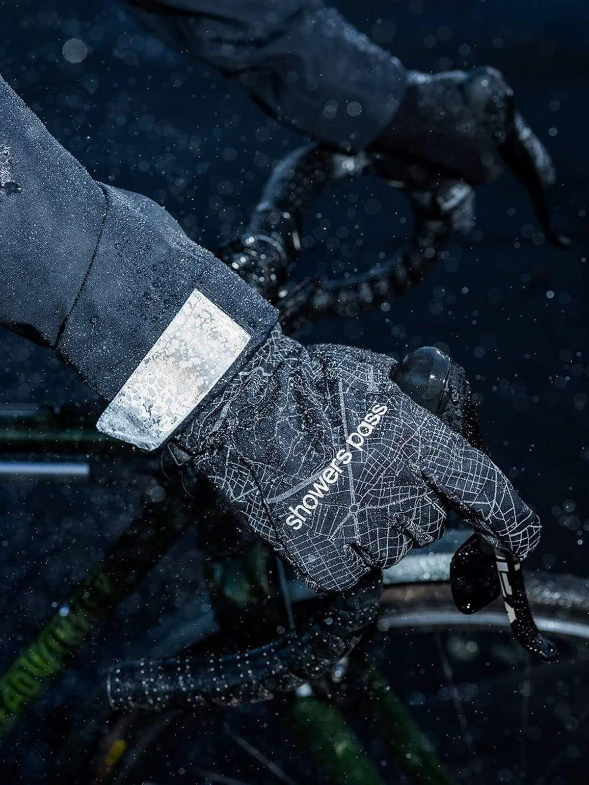 Crosspoint Wind Cycling Glove - Image 4