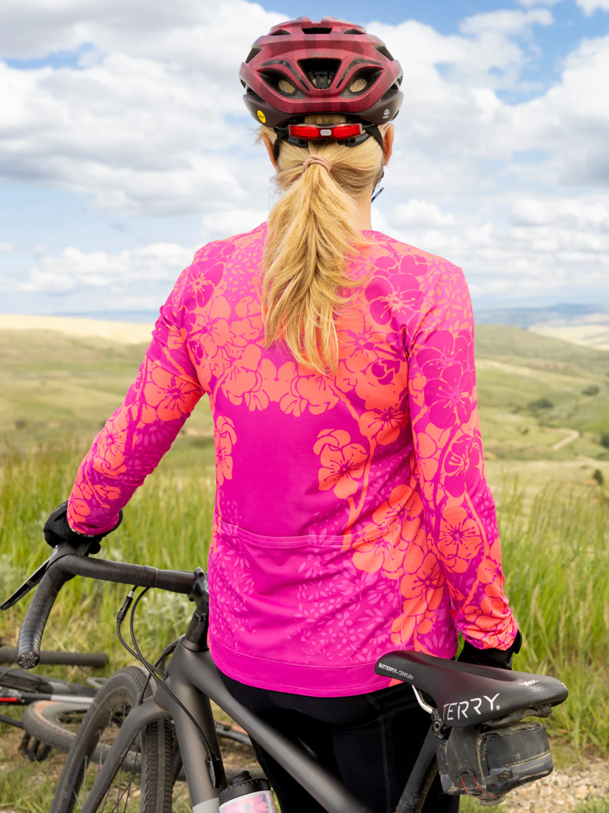 Soleil Flow Long Sleeve Bike Top - Image 14