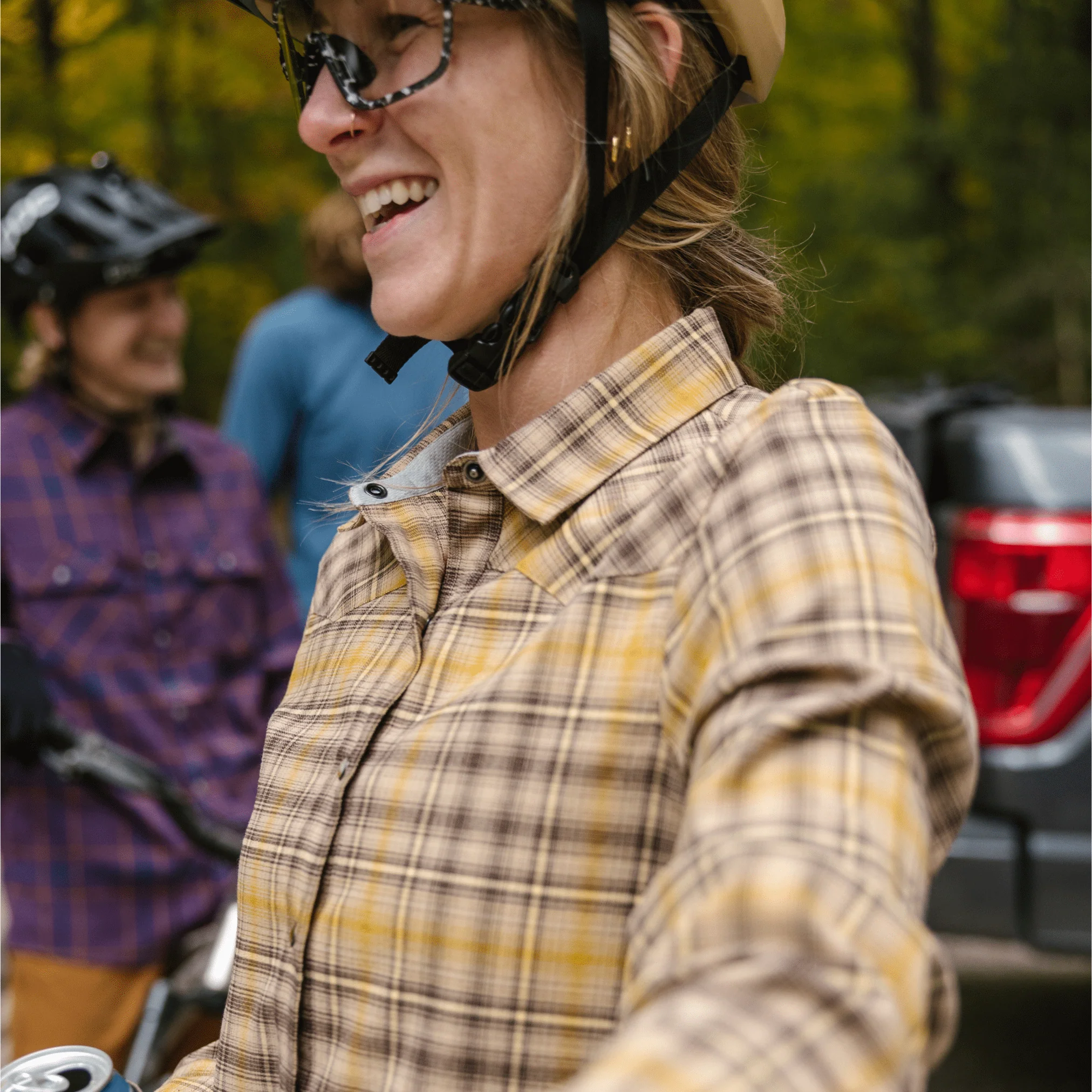 Liv'n Flannel - Image 5