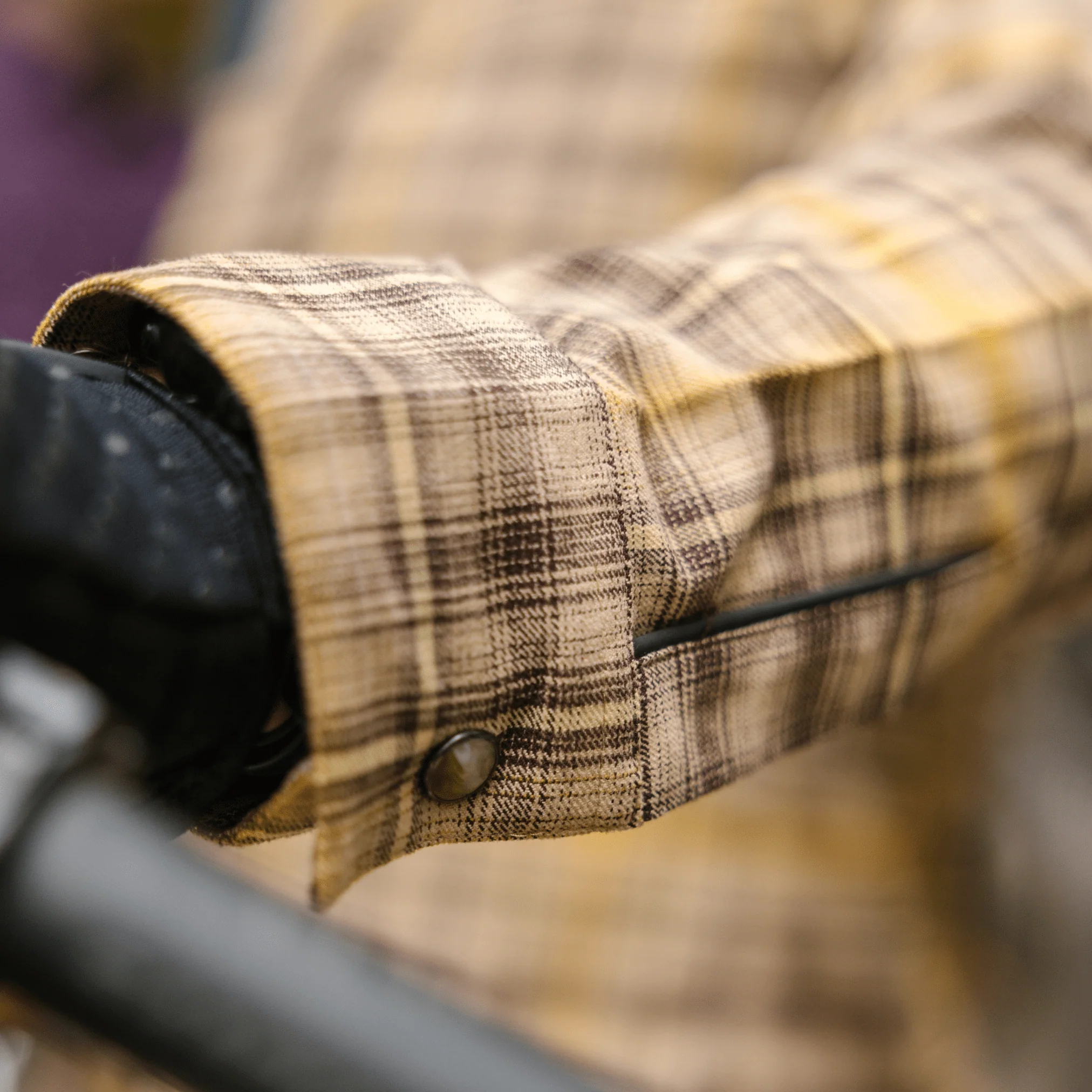 Liv'n Flannel - Image 6
